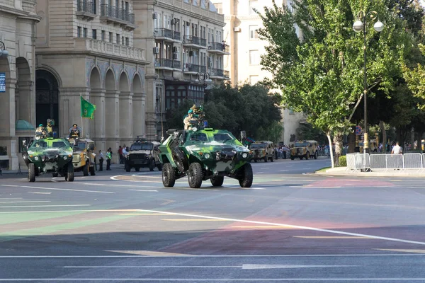 Baku - Ázerbájdžán: 15. září2018. Vozidla zvláštního určení ve vojenské přehlídce. Vojenská těžká vozidla — Stock fotografie