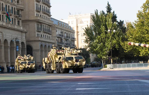 Dělostřelectvo Ázerbájdžánských ozbrojených sil. Vojenská přehlídka v Baku - Ázerbájdžán: 15. září 2018 — Stock fotografie