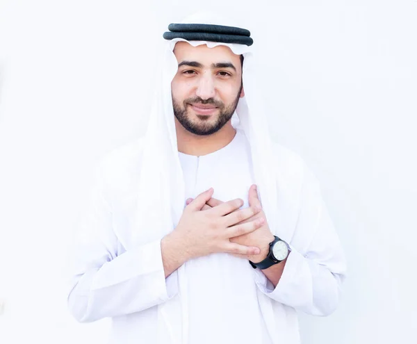 Arabský Muž Cítí Jak Srdce Bije Rukama — Stock fotografie