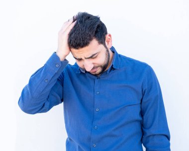 Arap adam üzgün ve kızgın