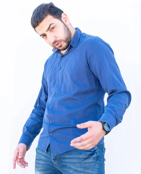Árabe Chico Posando Para Retrato Foto —  Fotos de Stock