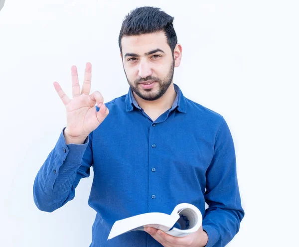 Arabischlehrer Mit Buch Und Unterricht — Stockfoto