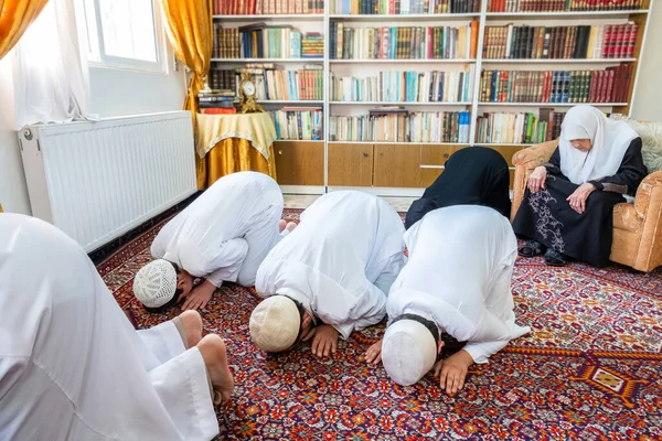 Happy Arabic Family Praying Togther — Stock Photo, Image