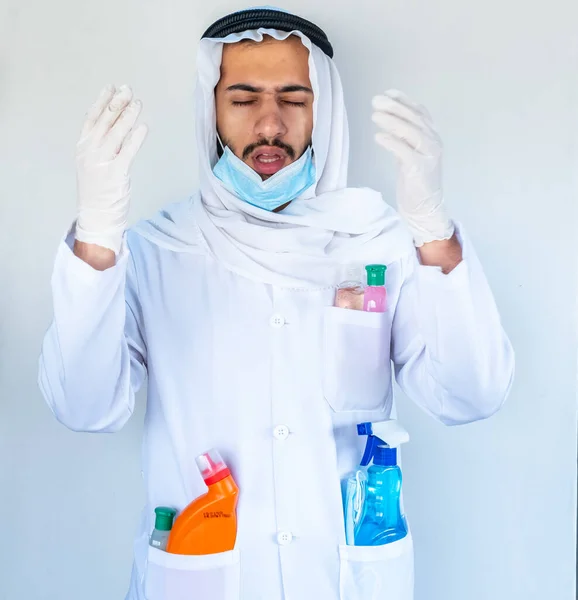 Arabic Muslim Doctor Praying Infected People — Stock Photo, Image