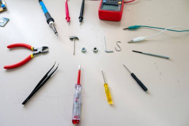 Araç sözcüğü teçhizatlardan oluşur