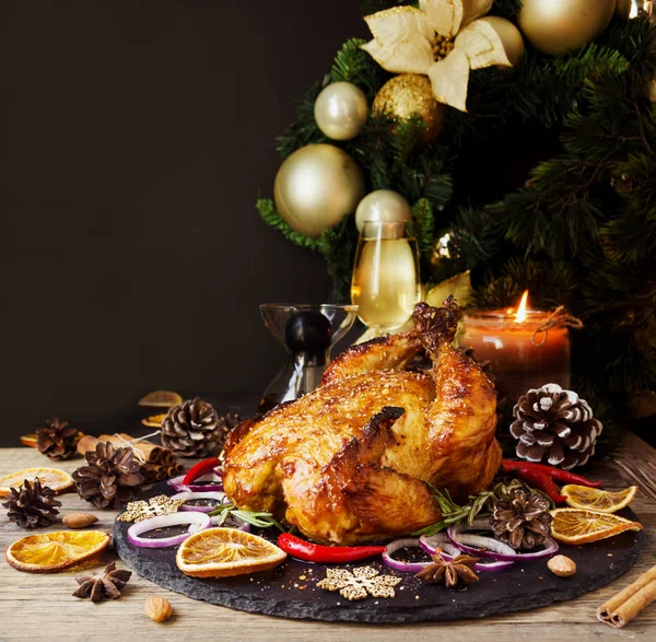 Roast Chicken Turkey Christmas New Year Thanksgiving Day Mulled Wine — Stock Photo, Image