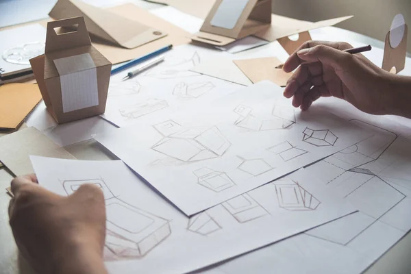 Designer Schetsen Tekening Ontwerp Bruin Ambachtelijk Karton Product Eco Verpakking — Stockfoto