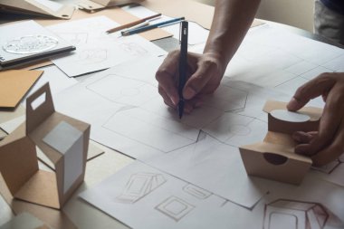 Tasarımcı çizim tasarımı Brown el işi karton kağıt ürün eko paketleme kutu geliştirme şablonu markalaşma etiketi. Tasarımcı stüdyo .