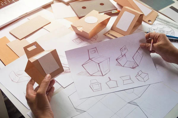 Designer Sketching Drawing Design Brown Craft Cardboard Paper Product Eco — Stock Photo, Image