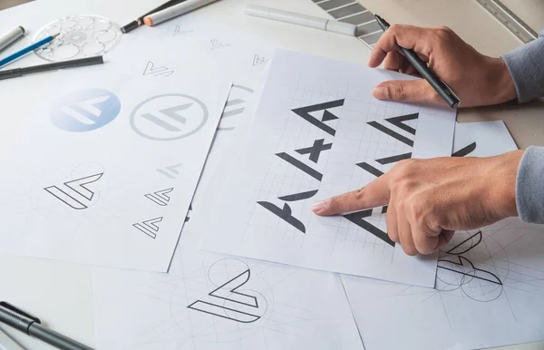 Diseño Gráfico Desarrollo Proceso Dibujo Bosquejo Diseño Creativo Ideas Proyecto — Foto de Stock