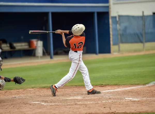 Baseball Player Akcji Podczas Meczu Baseballowego — Zdjęcie stockowe