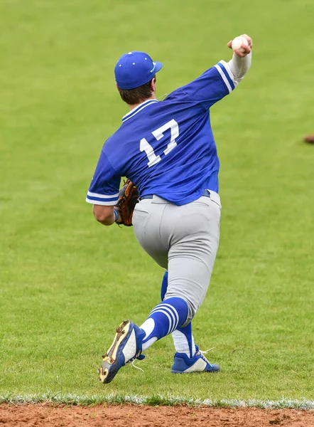 Jogador Beisebol Ação Durante Jogo Beisebol — Fotografia de Stock
