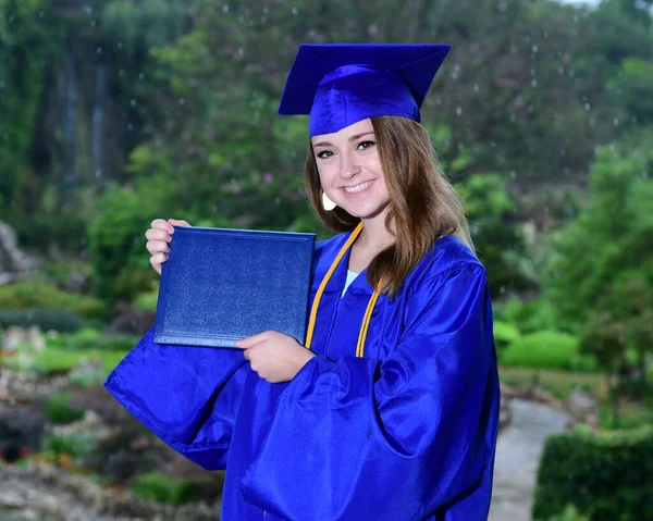 Jeune Lycée Féminin Senior Posant Pour Des Photos Senior Dans — Photo