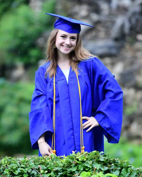 Jeune Lycée Féminin Senior Posant Pour Des Photos Senior Dans — Photo