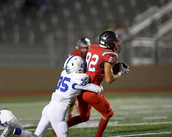 Futbolcuların bir futbol maçı sırasında inanılmaz oyunlar yapmalarının harika aksiyon fotoğrafları.