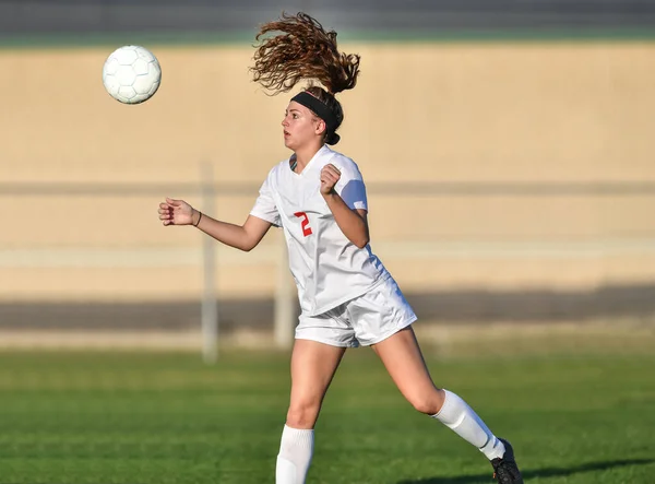 Joven Chica Atlética Atractiva Jugando Fútbol Juego — Foto de Stock