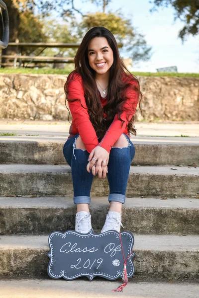 Jeune Lycée Féminin Senior Posant Pour Des Photos Senior Dans — Photo