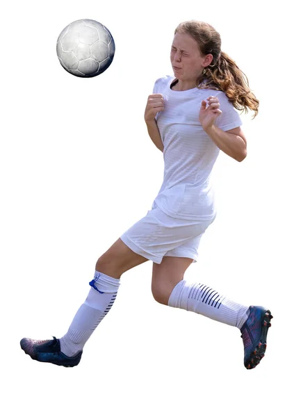 若いです魅力的な運動女の子は試合でサッカーをプレイ — ストック写真