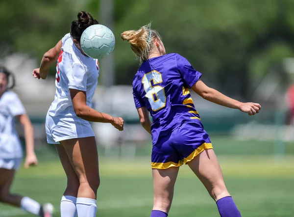 Ragazze Delle Scuole Superiori Competizione Una Partita Calcio — Foto Stock