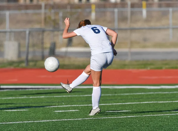 Ragazze Delle Scuole Superiori Competizione Una Partita Calcio — Foto Stock