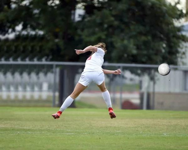 Ragazze Delle Scuole Superiori Competizione Una Partita Calcio — Foto Stock