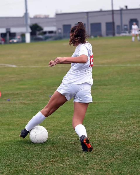 Ragazze Delle Scuole Superiori Competizione Una Partita Calcio — Foto Stock