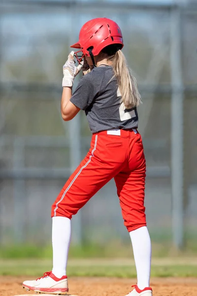 Mädchen Aktion Spielen Einem Softballspiel — Stockfoto