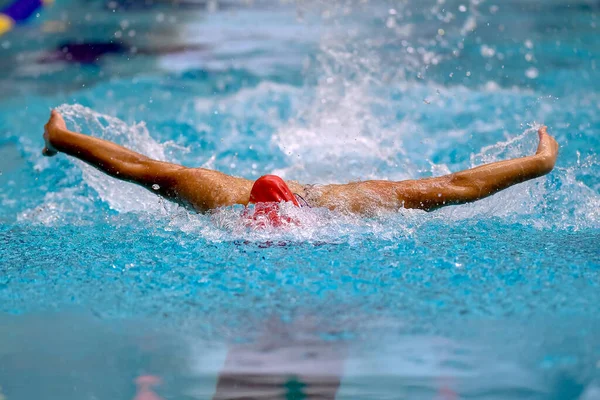 Úszó Lányok Versenyeznek Egy Dél Texasi Úszóversenyen — Stock Fotó