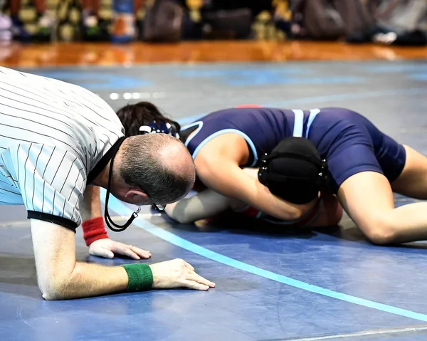 Athletische Ringerinnen Bei Einem Wrestling Meeting — Stockfoto