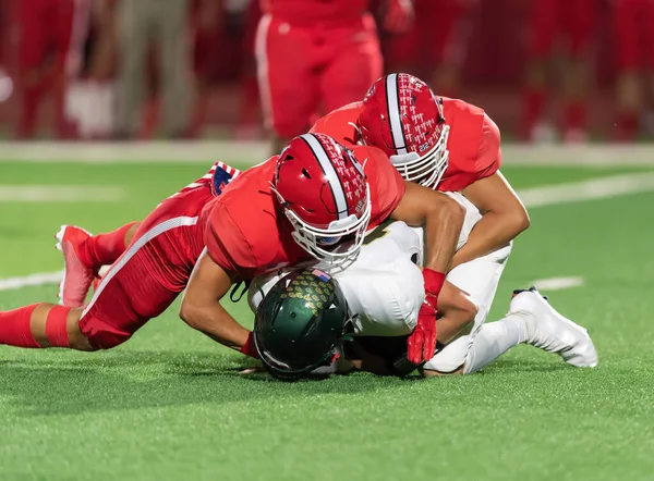 Atletas Incríveis Fazendo Grandes Capturas Corridas Durante Jogo Futebol Competitivo — Fotografia de Stock