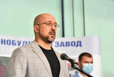 Poltava, Ukrayna - 28 Temmuz 2020: Uluslararası Ekonomi Forumunda Ukrayna Başbakanı Denys Shmyhal