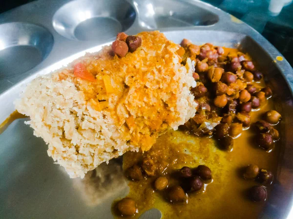 Kerala Tradicional Comida Puttu Kadala Caril Uma Chapa Aço Grama — Fotografia de Stock