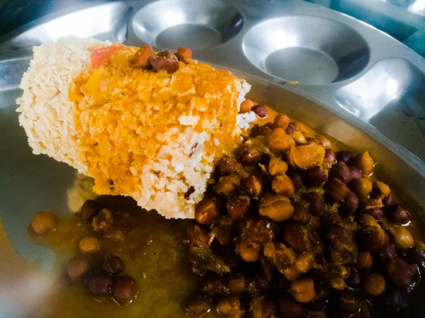 Kerala Comida Tradicional Puttu Kadala Uma Chapa Aço Grama Bengala — Fotografia de Stock