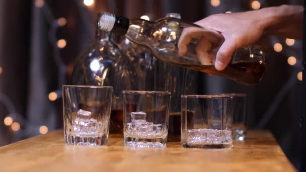 Célébrez Whisky Lors Une Fête Amicale Restaurant — Video