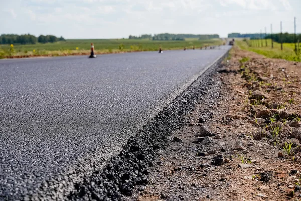 Calidad Del Trabajo Realizado Camino Asfalto Negro Una Nueva Carretera — Foto de Stock