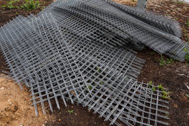 İnşaat işleri için kare hücreli demir ızgara, yığınla metal ızgara.