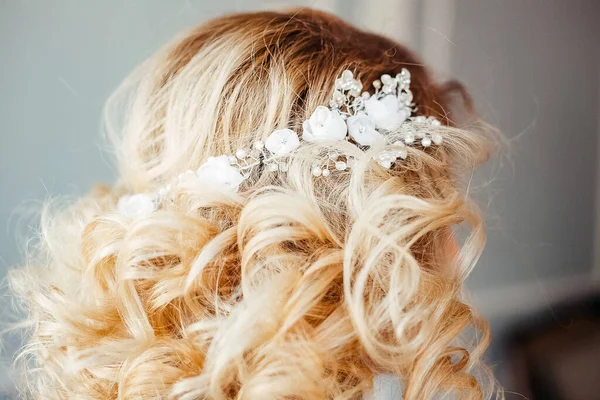 Цветочный Венок Волосах Украшение Голове Невесты Свежих Цветов День Свадьбы — стоковое фото