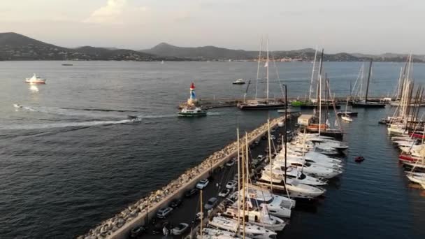 Saint Tropez Fransa Akdeniz Üzerinde Uçan Sttropez Tekne Yatları Gökyüzü — Stok video