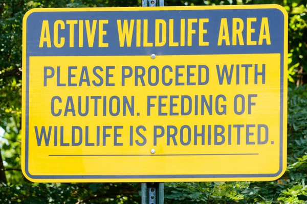 Sign for active wildlife habitat - no feeding.