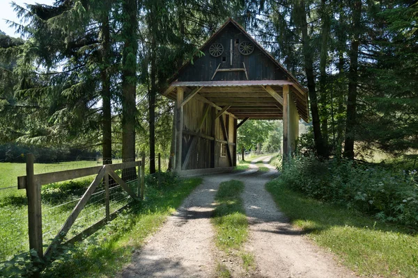 Puente Madera Techado Viejo Puente Bárbara Con Sendero Senderismo Final — Foto de Stock