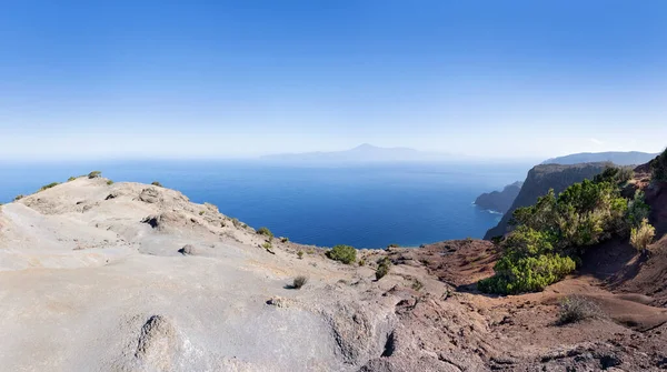 Szary Krajobraz Erozyjny Północnym Wybrzeżu Gomera Nad Agulo Widokiem Sąsiednią — Zdjęcie stockowe