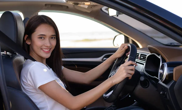 Asian Woman Driving Car — Stock Photo, Image
