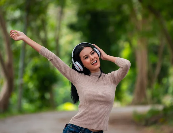 Happy Girl Listening Music Headphones — Stock Photo, Image