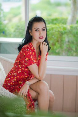 Güzel genç Asyalı kadın.