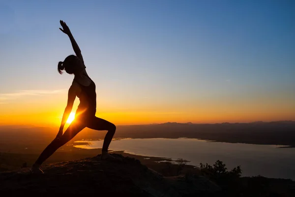 Dağda Siluet Yoga