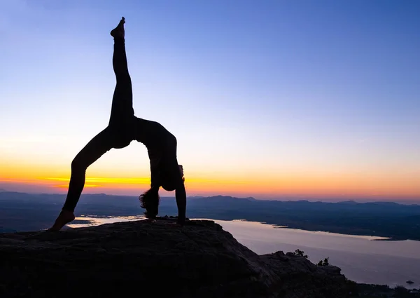 Silhueta Yoga Montanha — Fotografia de Stock