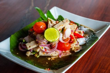 Baharatlı Vietnam Domuz Salatası Popüler Tayland Yemeği