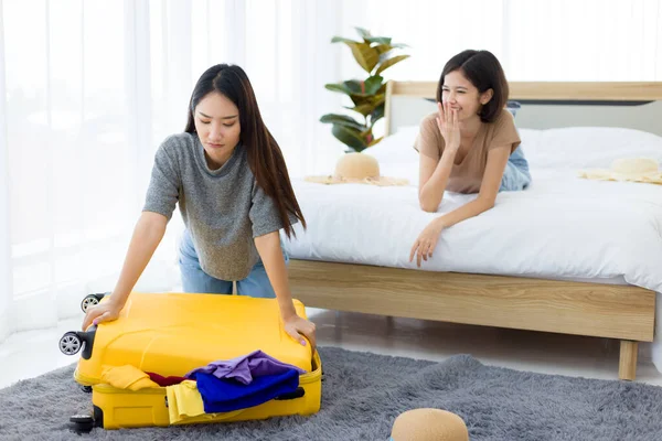 Young Asian Woman Preparation Travel Suitcase Home While Her Friend — Stock Photo, Image