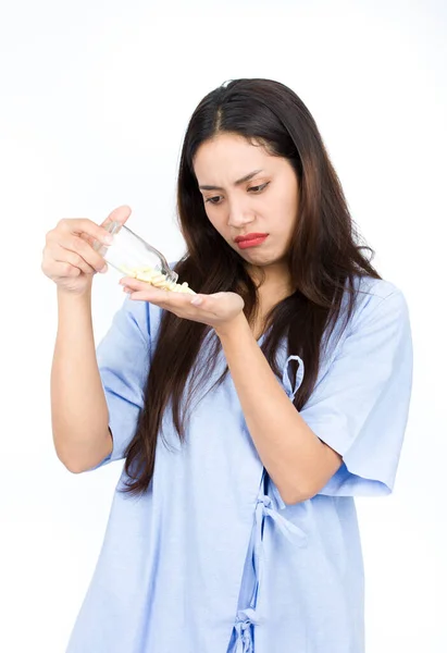 Азиатская Пациентка Устала Принимать Лекарства Женщина Облила Руку Лекарством Показала — стоковое фото