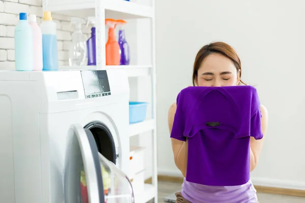 Asian Woman Housewife Smelling Aroma Clothes Laundry Cleaned Young Woman — Stock Photo, Image